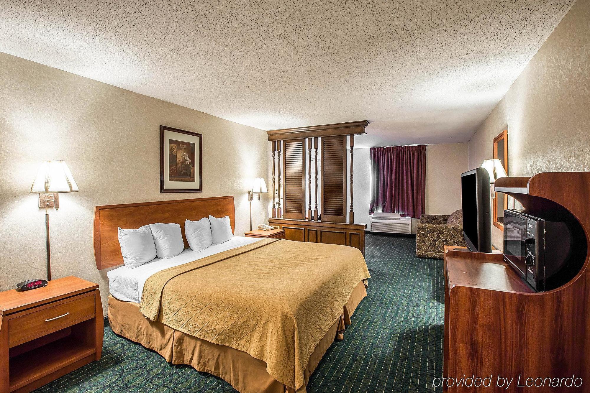 Greenville Inn & Suites Esterno foto