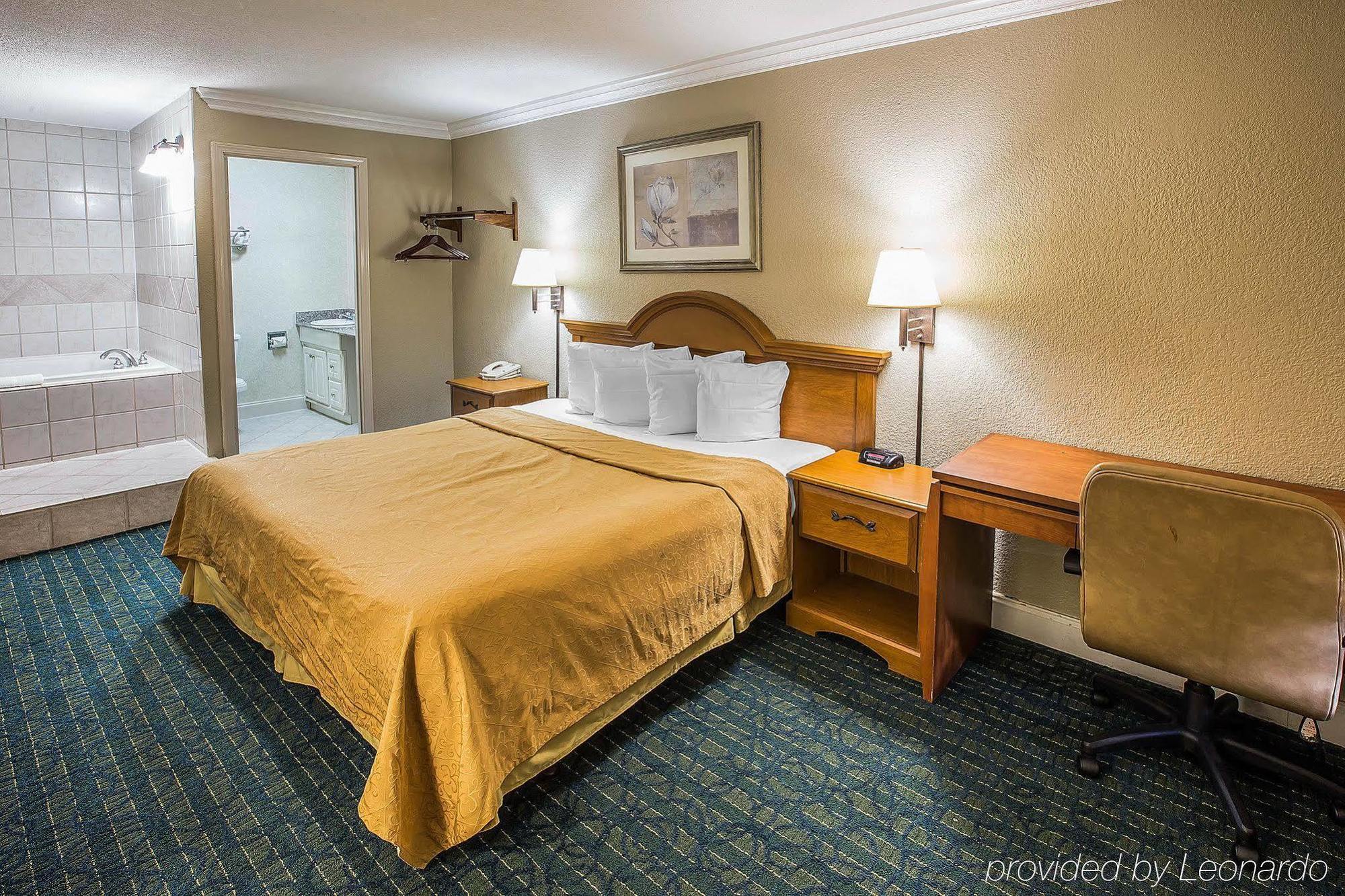 Greenville Inn & Suites Esterno foto